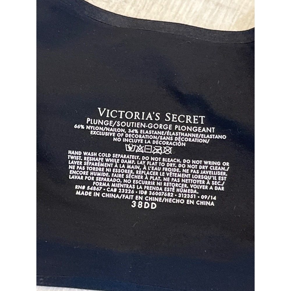 Victorias Secret Plunge Bra Black Wireless‎ Smooth Molded Cup 38DD